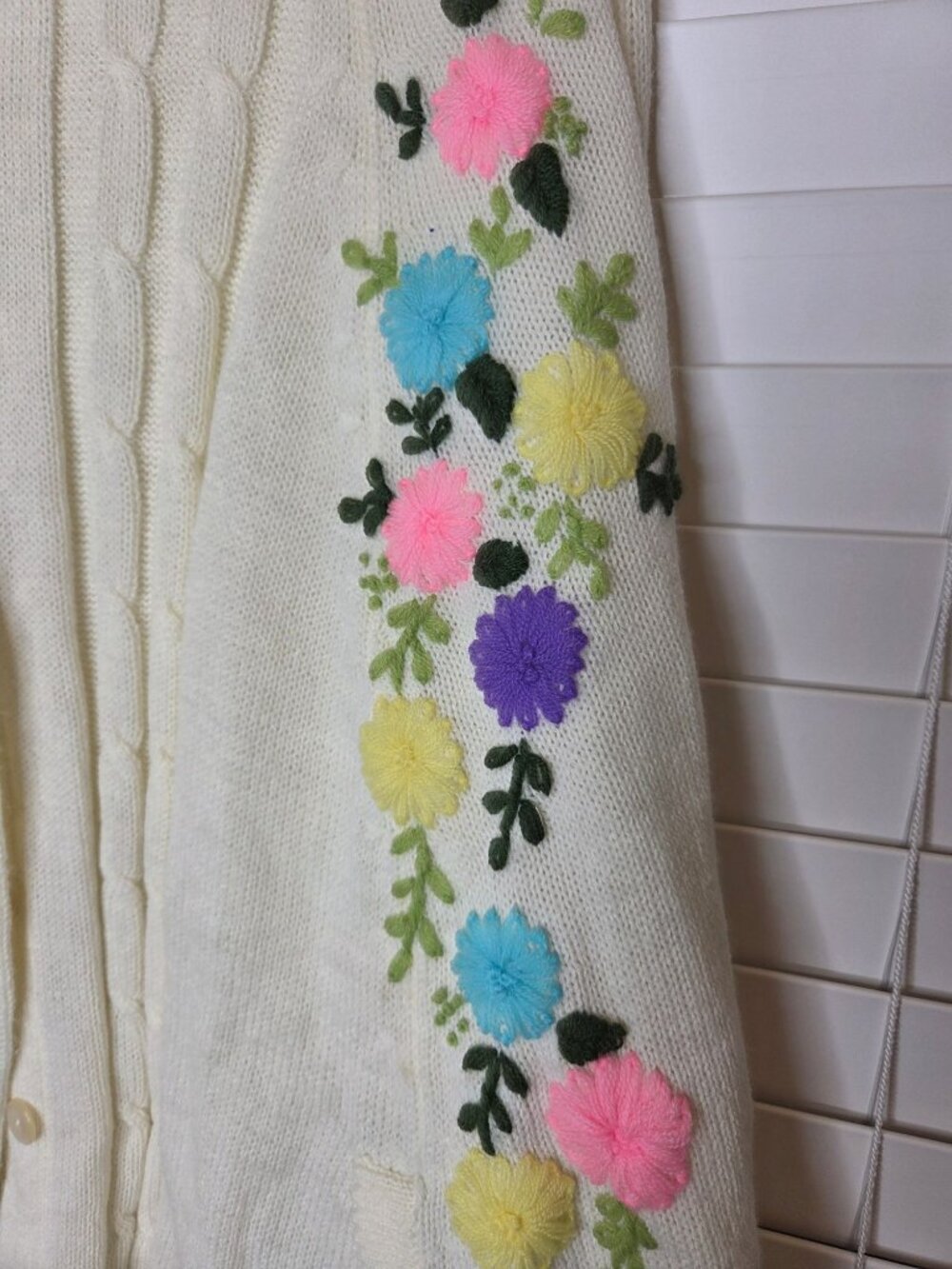 Vtg Cream Knit Cape Floral Embroidery 12 -14 Fringe Hem Button prairie cottage - Picture 2 of 6